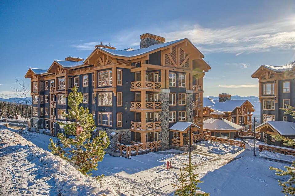 Stonegate Resort Unit A205 Apartment in British Columbia