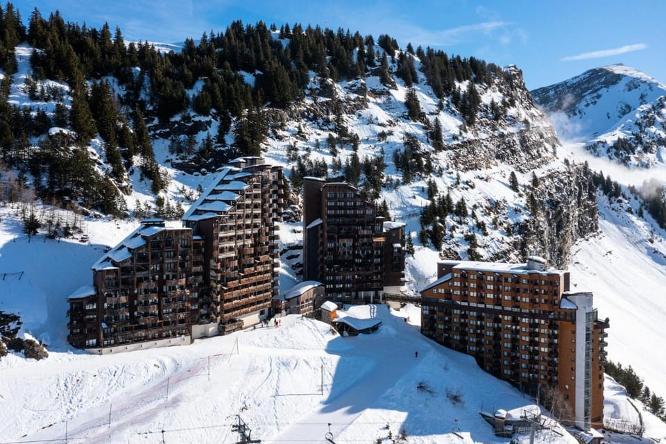 Activities, Skiing, Mountain view