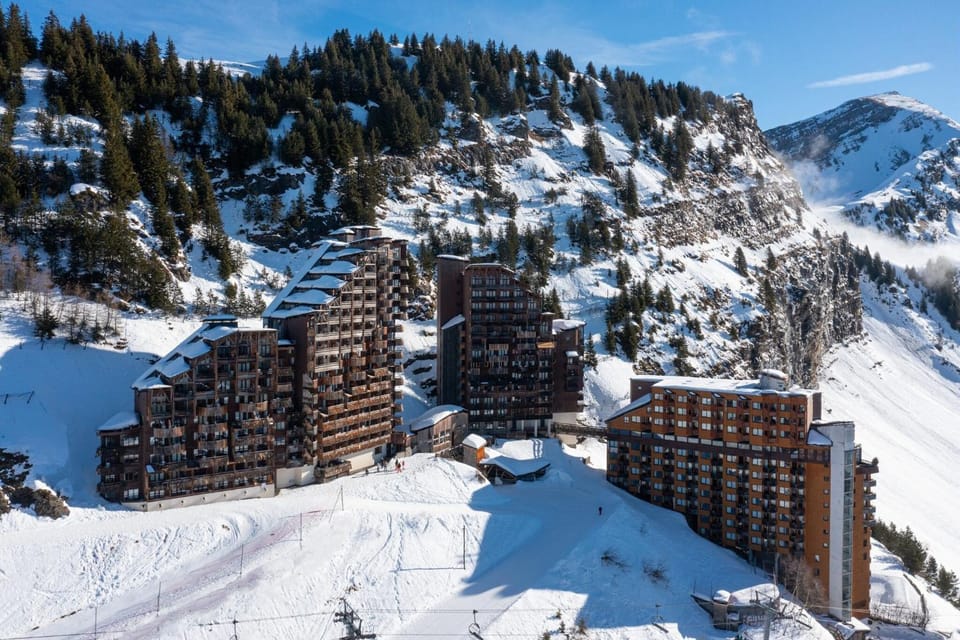 Activities, Skiing, Mountain view