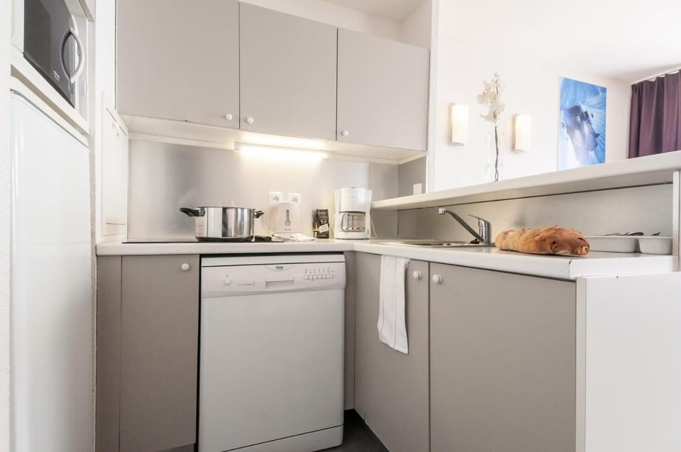 oven, kitchen