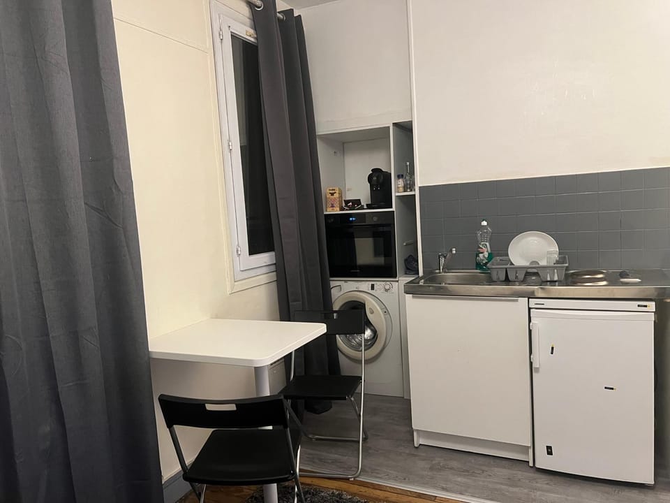 Studio proche Paris, proche meteo 4,13 Apartment in Montrouge