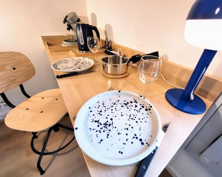 Studio cosy, rénové, bien situé, parking privé Apartment in Grenoble