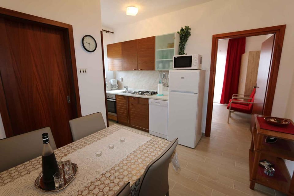 Coffee/tea facilities, Kitchen or kitchenette, Living room, Dining area, dishwasher