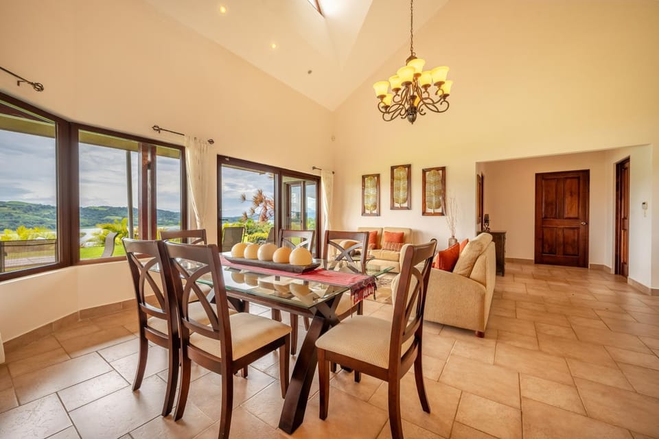 Casa Shamrock House in Alajuela Province