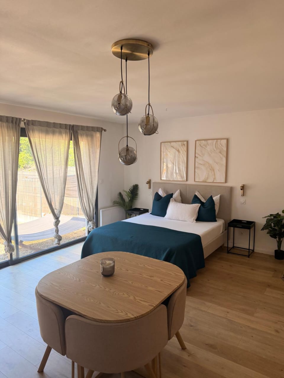 Photo of the whole room
