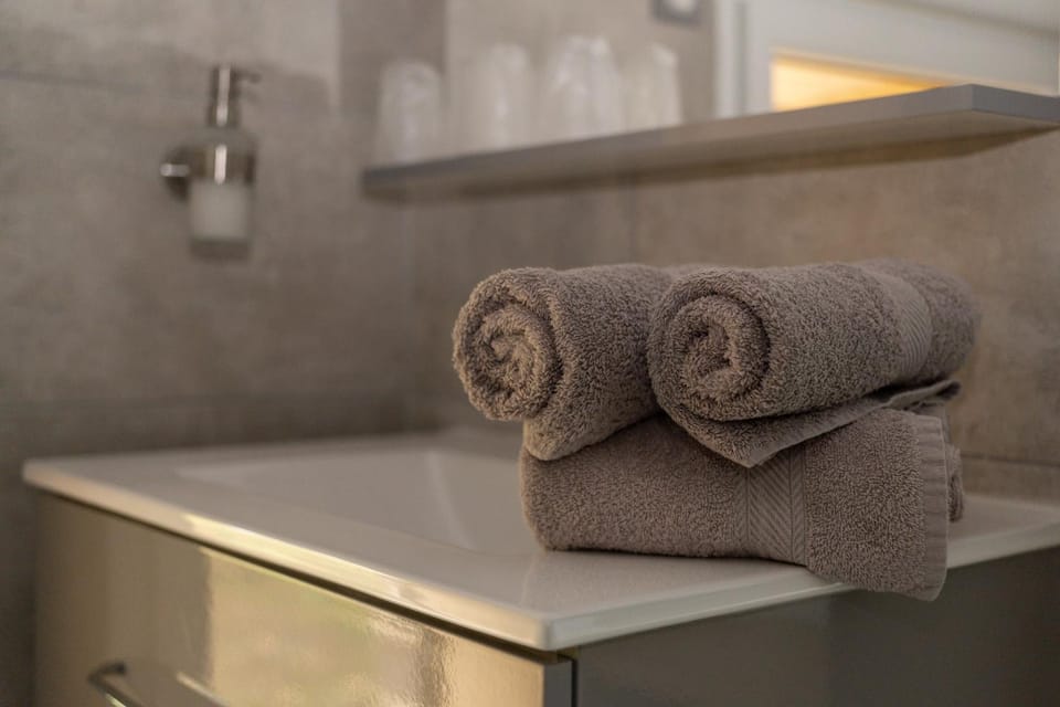 Bathroom, towels