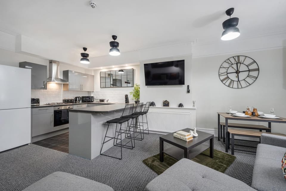 Kitchen or kitchenette, Living room, Dining area, oven, stove