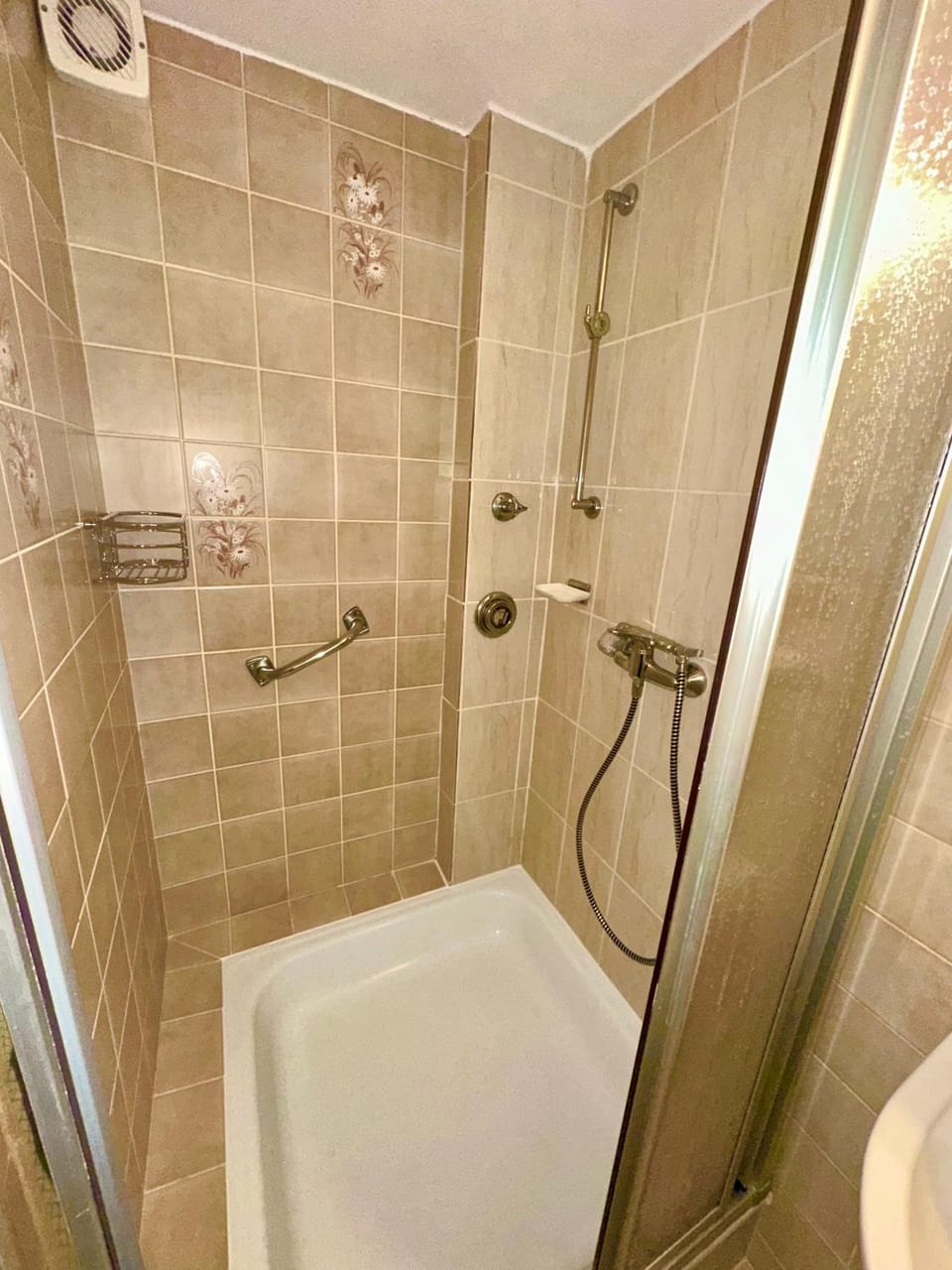 Shower, Bathroom, towels
