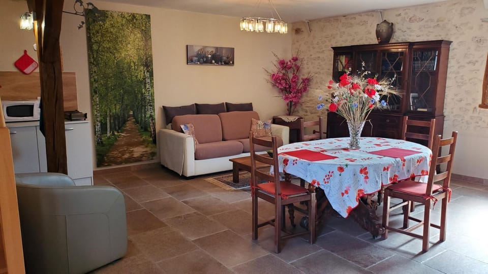 Chambre coquelicot Bed and Breakfast in Centre-Val de Loire