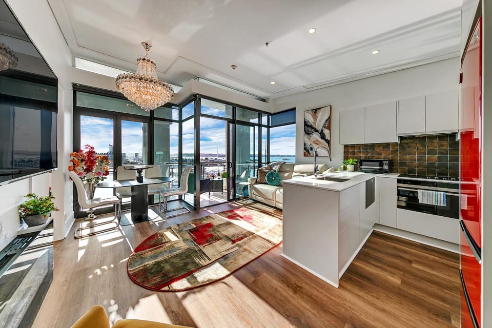 Kitchen or kitchenette, Living room