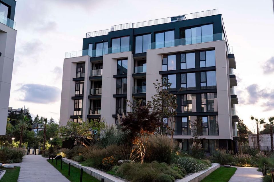 Property building, Day, Garden
