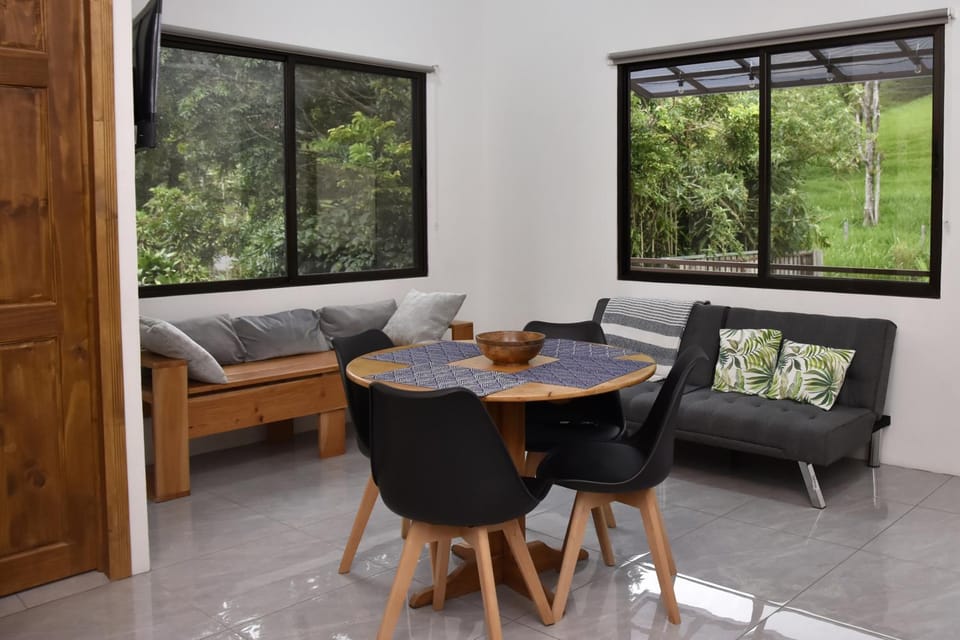 Seating area, Dining area
