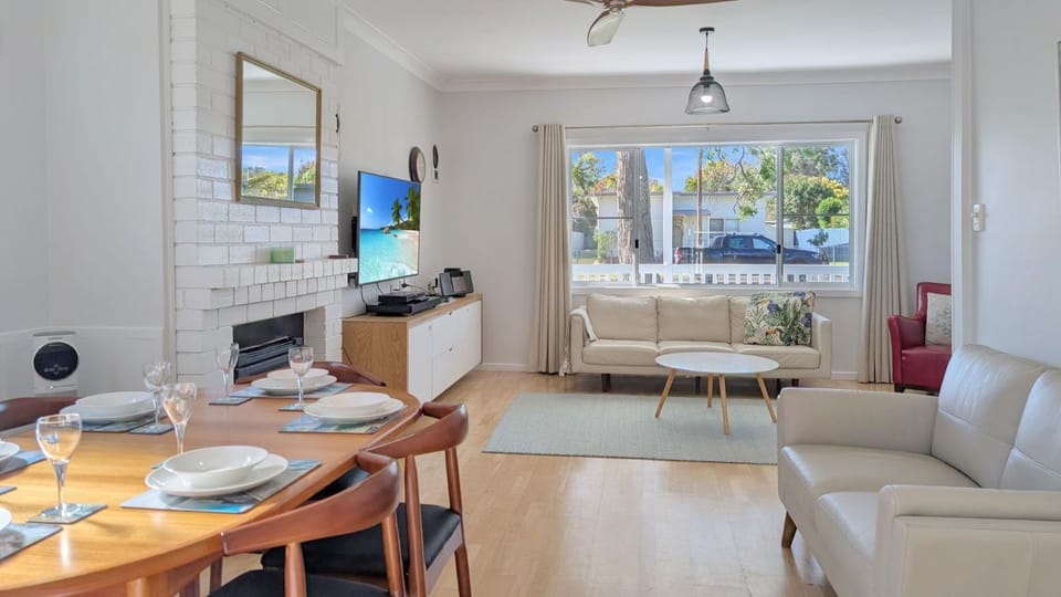 Serendipity Sands by Experience Jervis Bay House in Huskisson