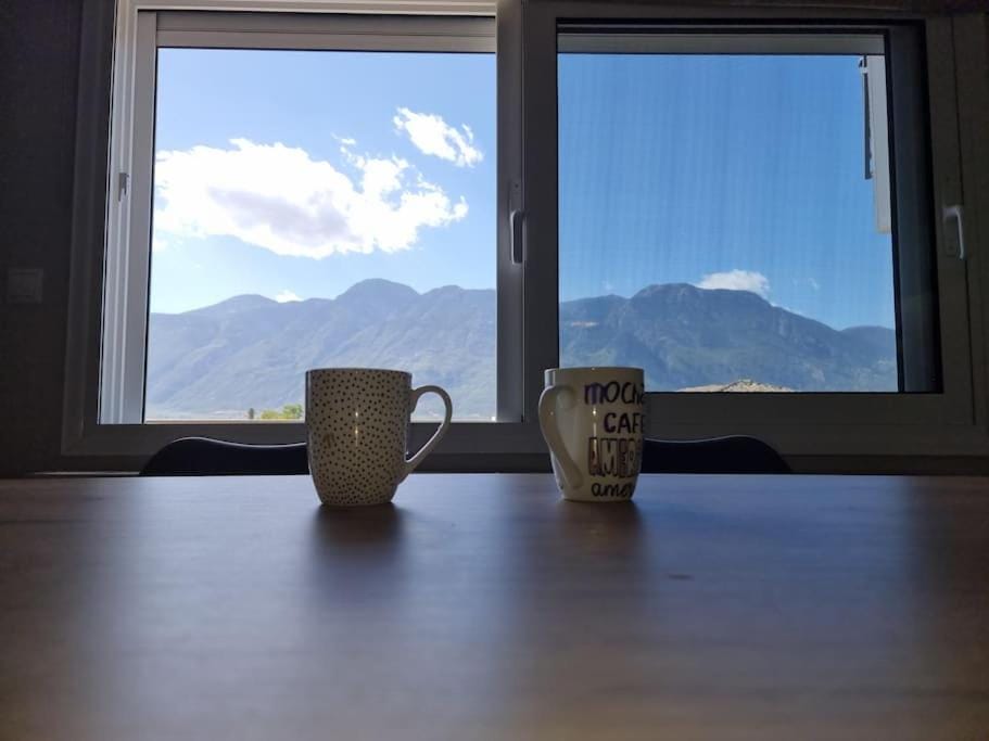 Dining area, Mountain view