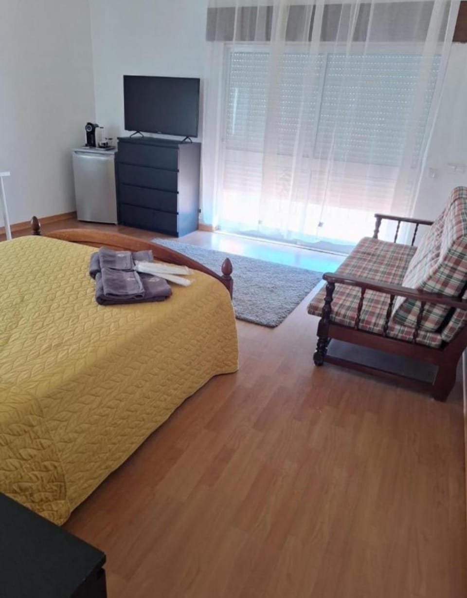 Bed, TV and multimedia, Living room, Bedroom