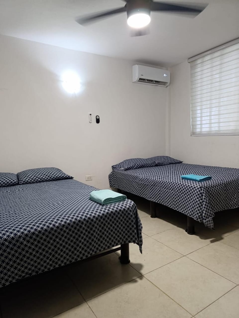 Bed, Photo of the whole room, Bedroom, air conditioner