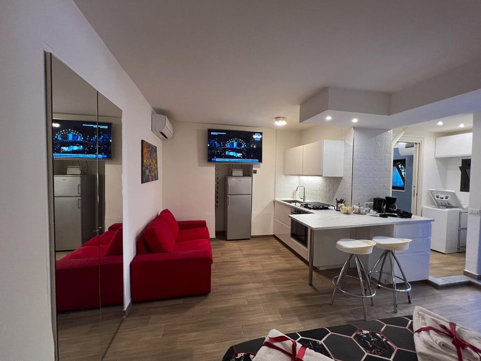 TV and multimedia, Kitchen or kitchenette, Living room, Dining area, oven