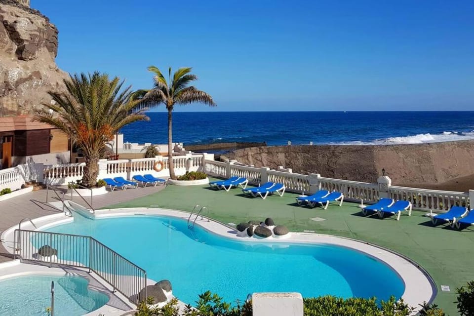 Natural landscape, Beach, Pool view, Sea view, Swimming pool, Swimming pool, sunbed