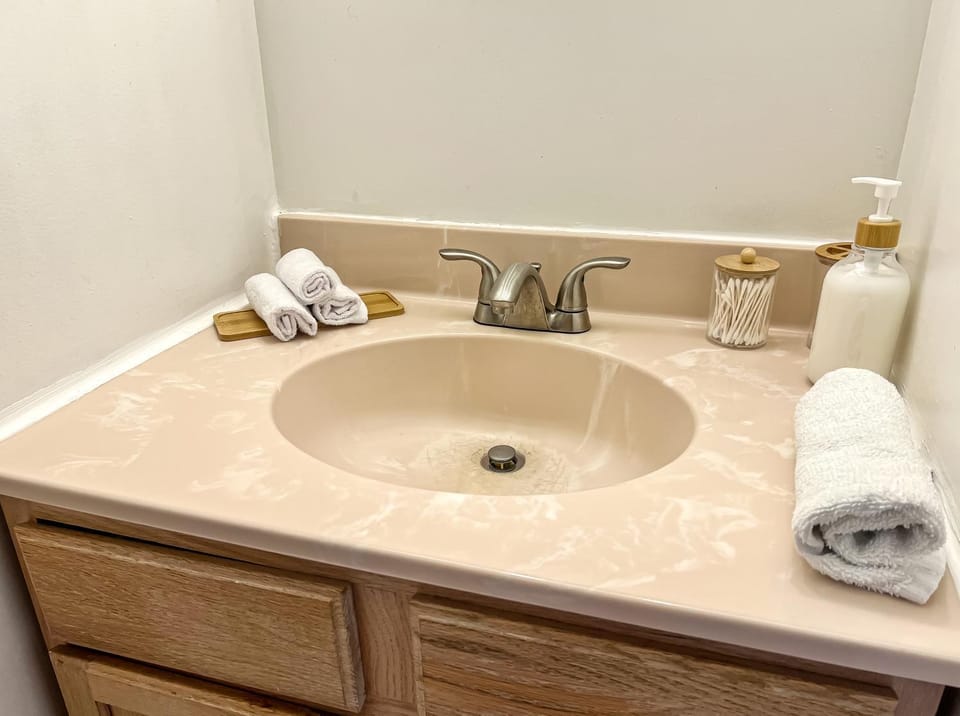 Bathroom, Bath, towels