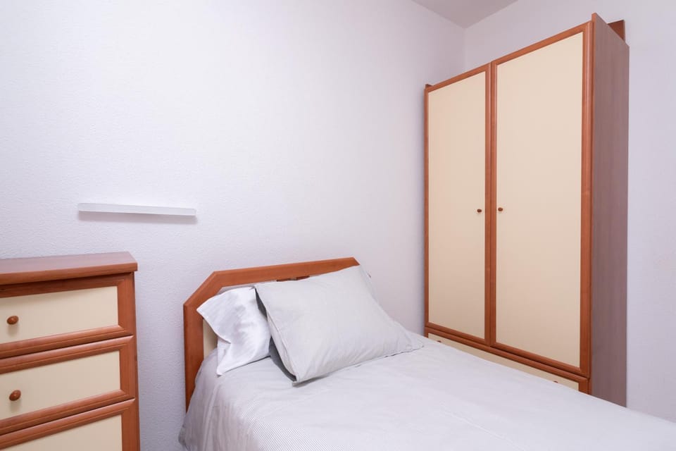 Bed, Bedroom, wardrobe