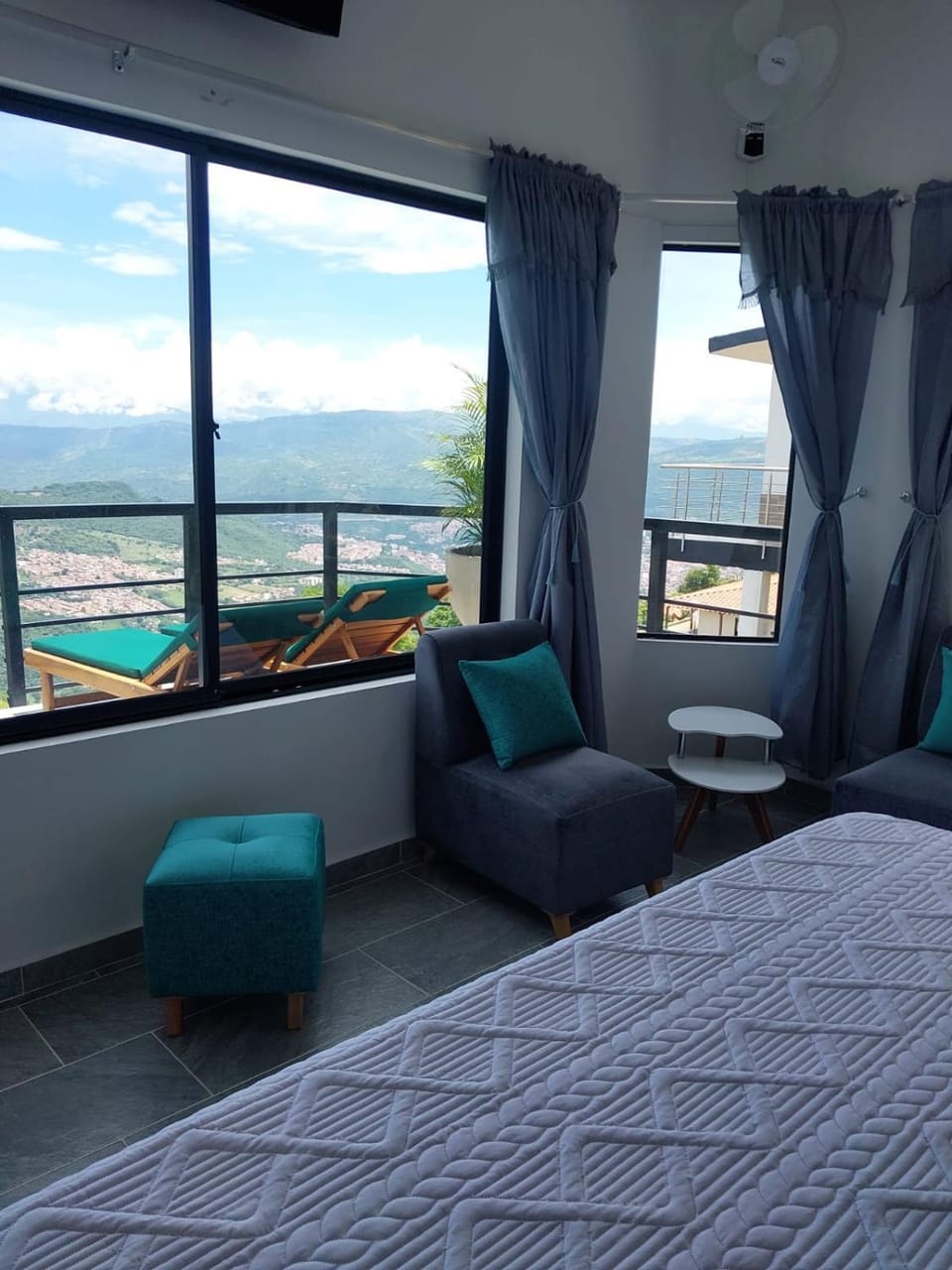 Bed, Mountain view