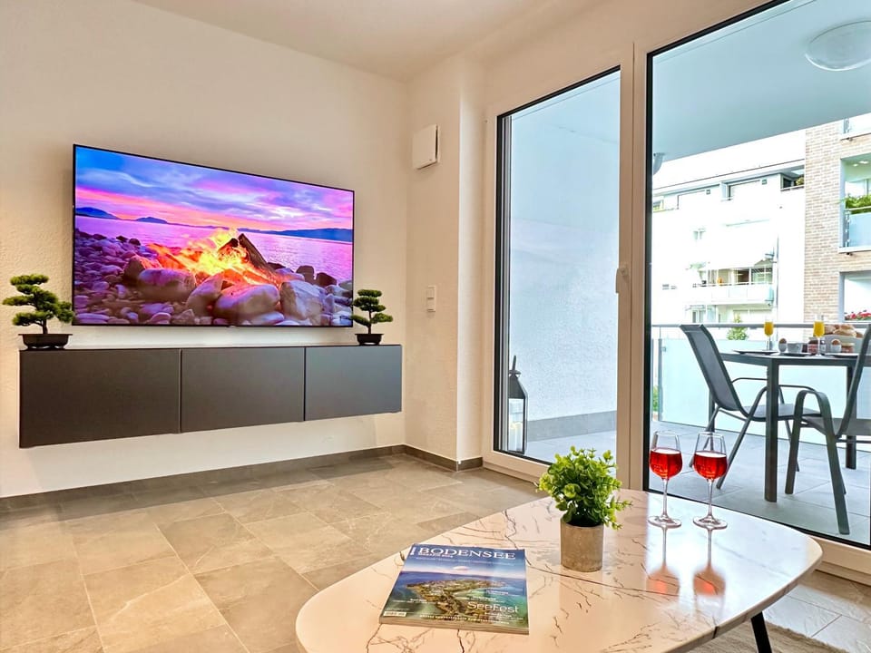 TV and multimedia, Balcony/Terrace, Living room
