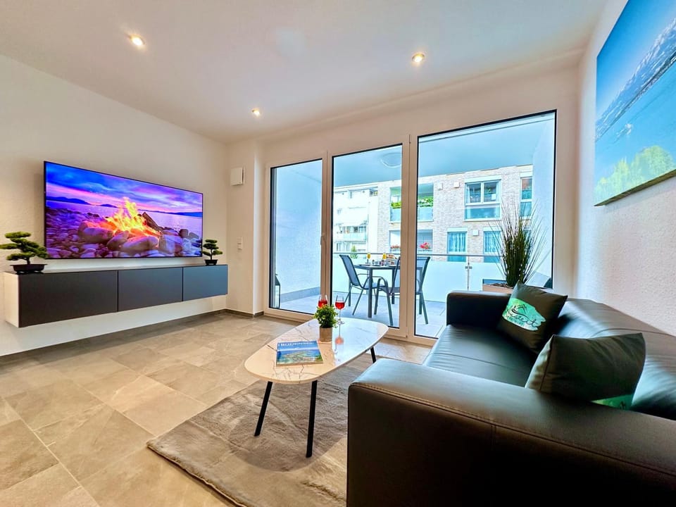 TV and multimedia, Balcony/Terrace, Living room, Seating area
