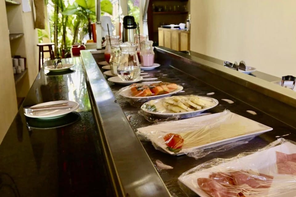 Restaurant/places to eat, Dining area, Breakfast