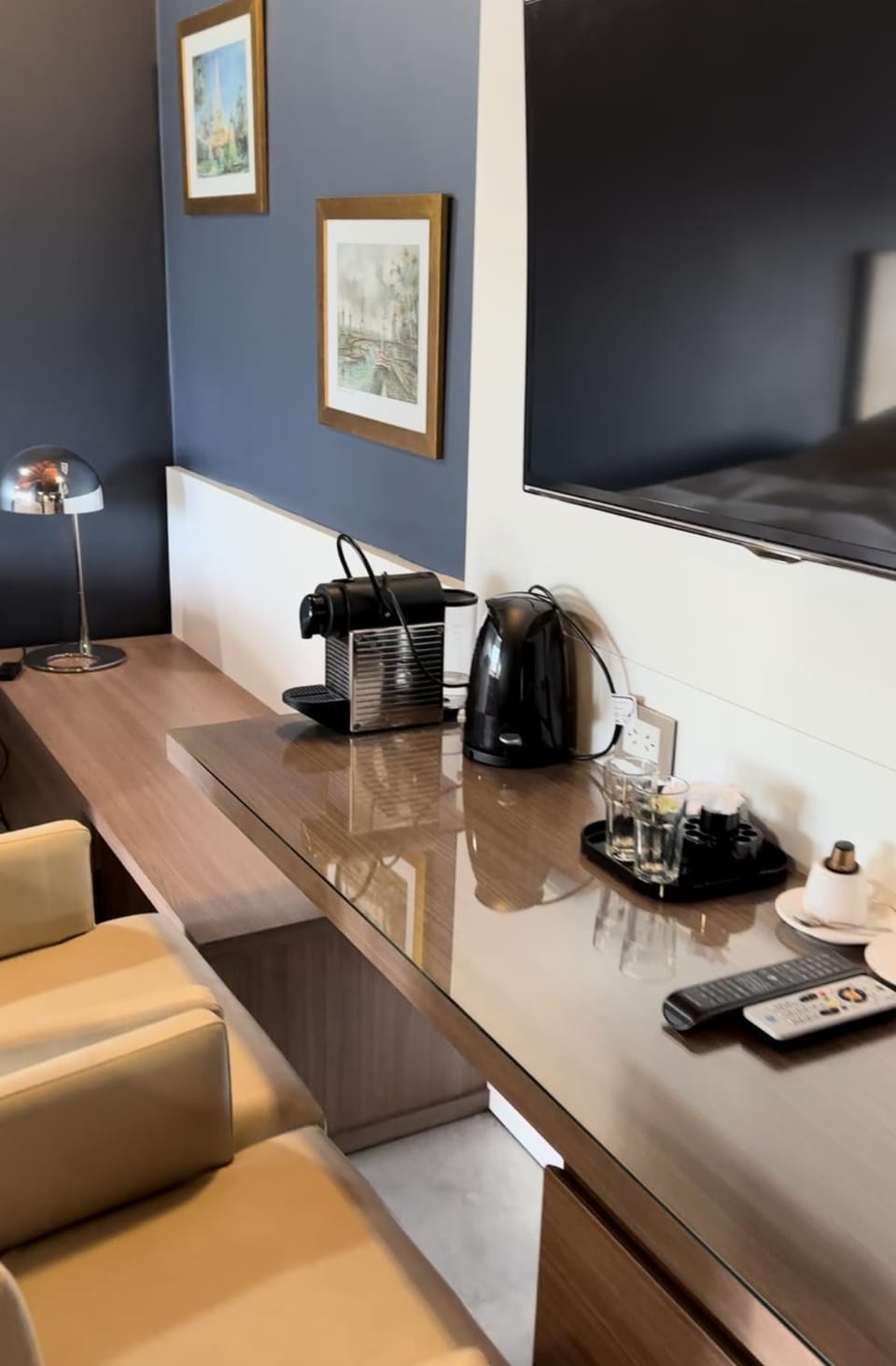 Seating area, Bedroom