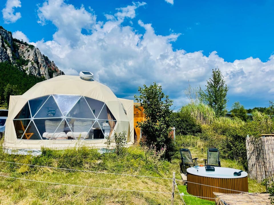 Glamping Hohe Wand - Kuppelzelt "Panoramablick" mit Sternenfenster Luxury tent in Austria