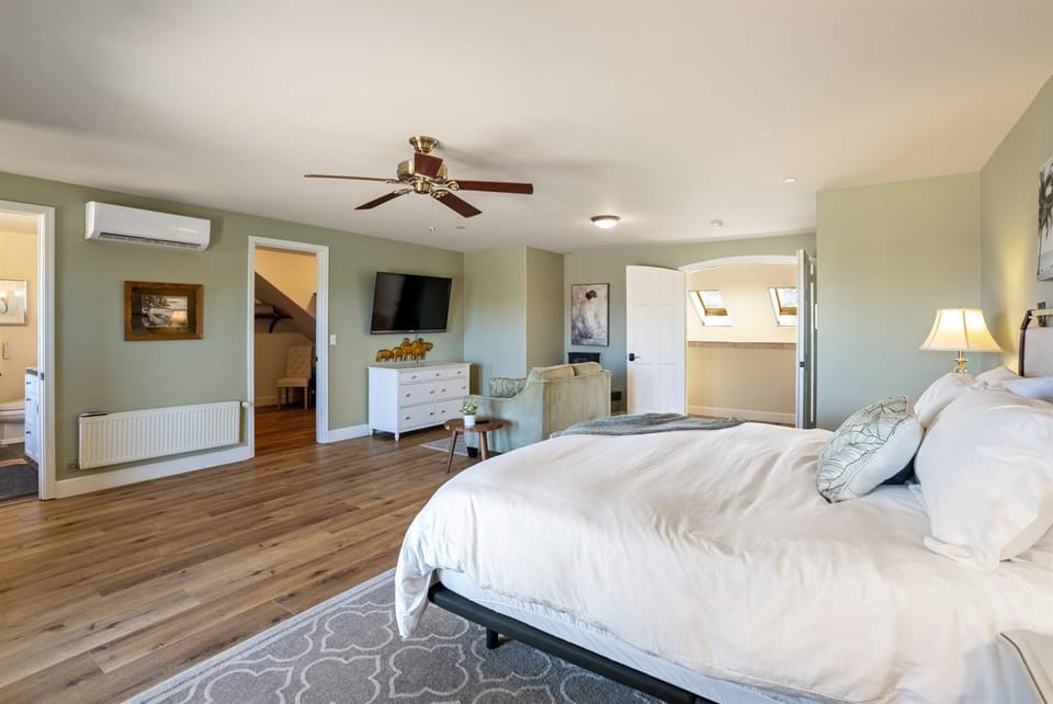 Paso Robles Estate w Hot Tub, Game Room & Views House in Sierra Nevada
