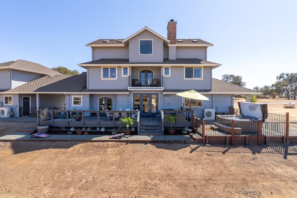 Paso Robles Estate w Hot Tub, Game Room & Views House in Sierra Nevada