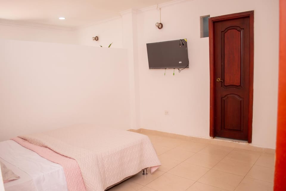 confortable apartaestudio norte, frente CC Alamedas Apartment in Montería