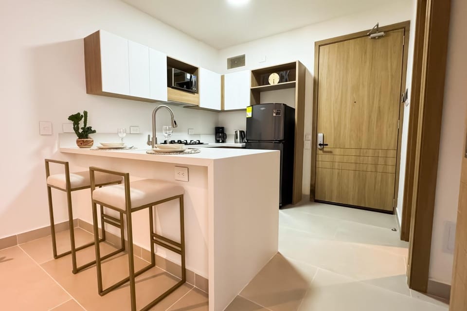 Kitchen or kitchenette, oven, pet friendly, stove