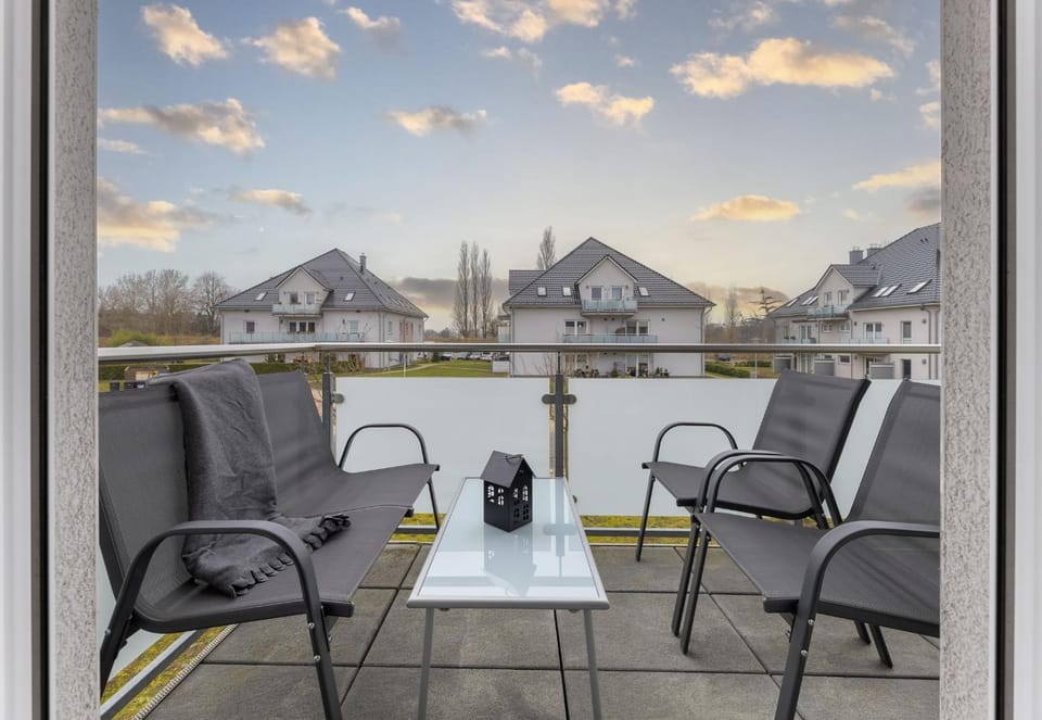 View (from property/room), Balcony/Terrace, Seating area