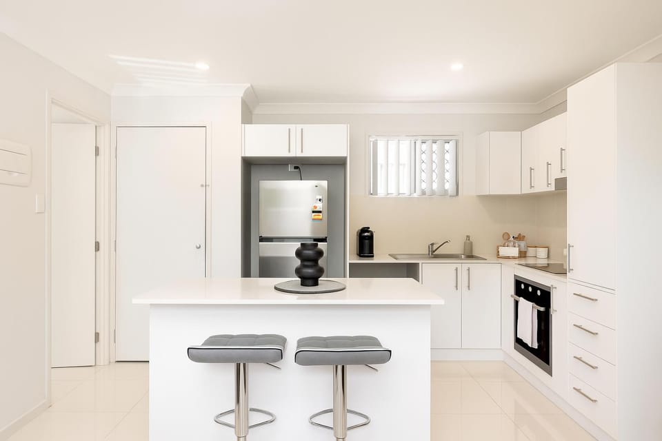 Kitchen or kitchenette, Dining area, oven, stove, toaster