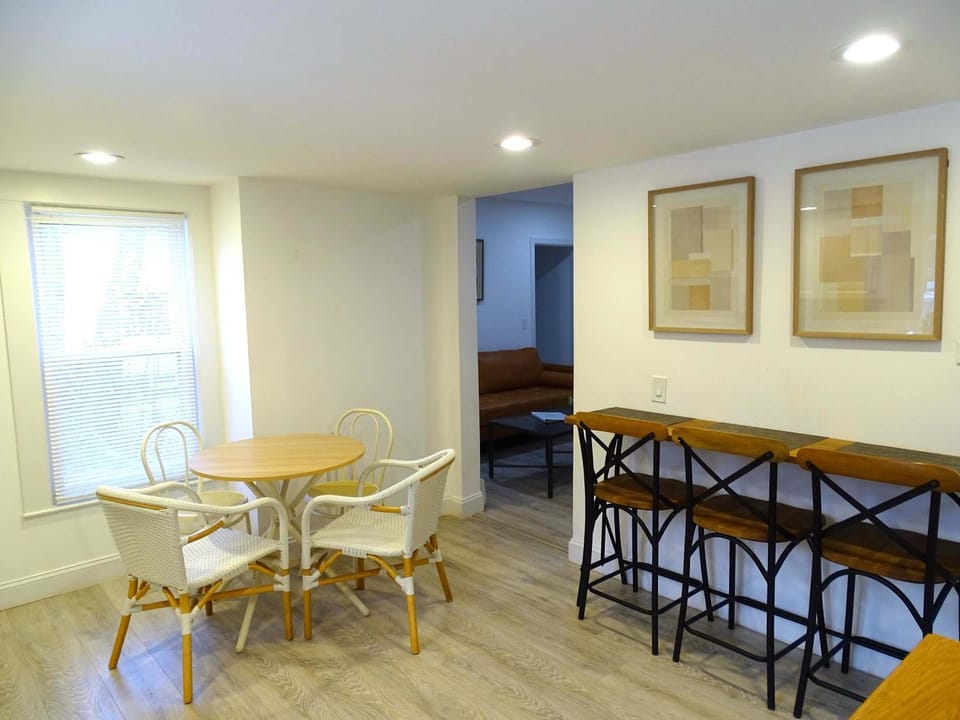 3 Bed Apartment in Quiet Neighborhood Apartment in Natick