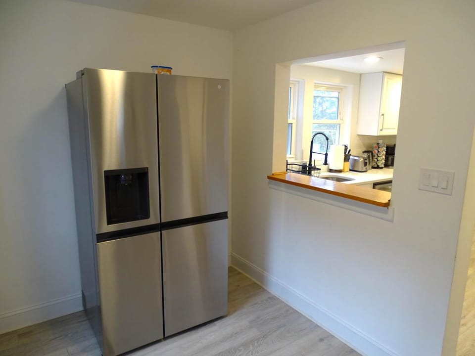 3 Bed Apartment in Quiet Neighborhood Apartment in Natick