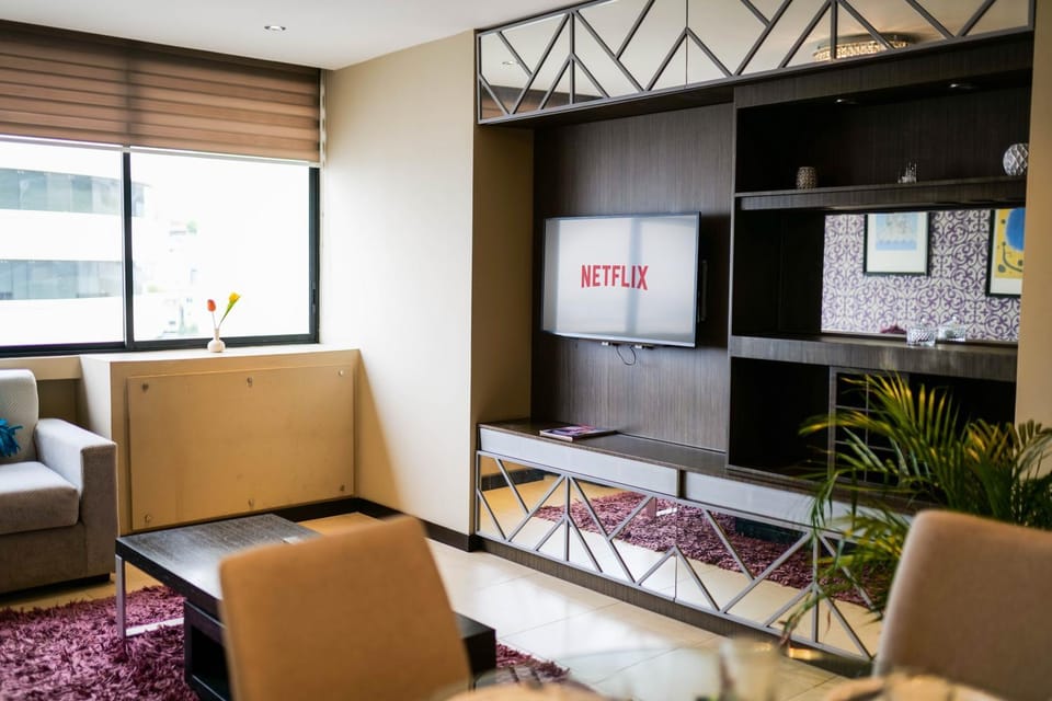 Communal lounge/ TV room