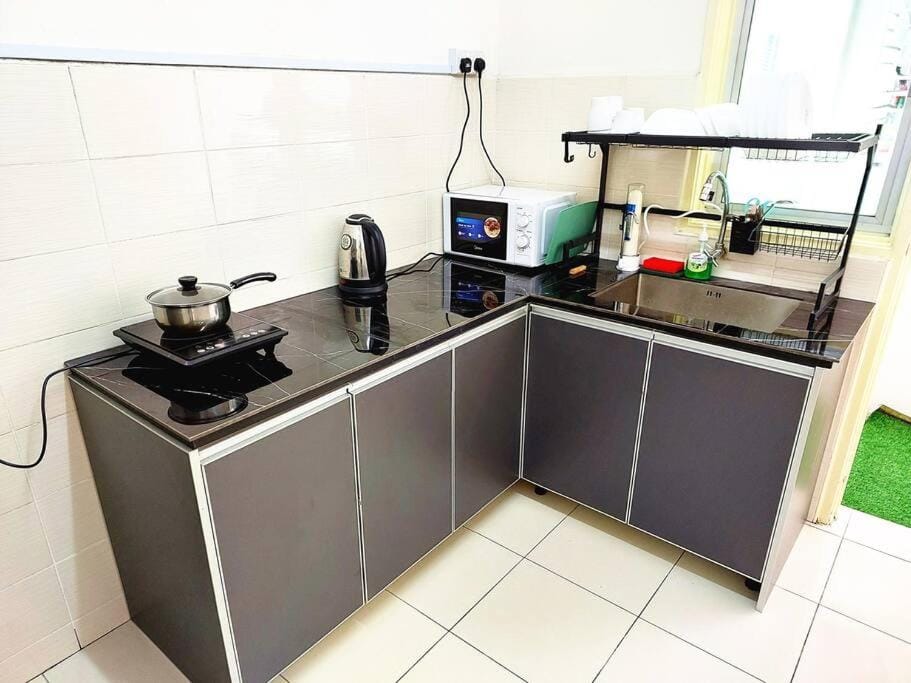 Tur -Weeks Stay-3rooms Private House Apartment in Bayan Lepas