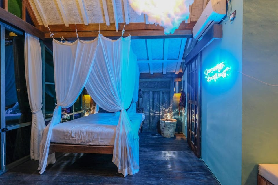Calypso 3BR, Walk distance to Batu Bolong Beach Villa in North Kuta