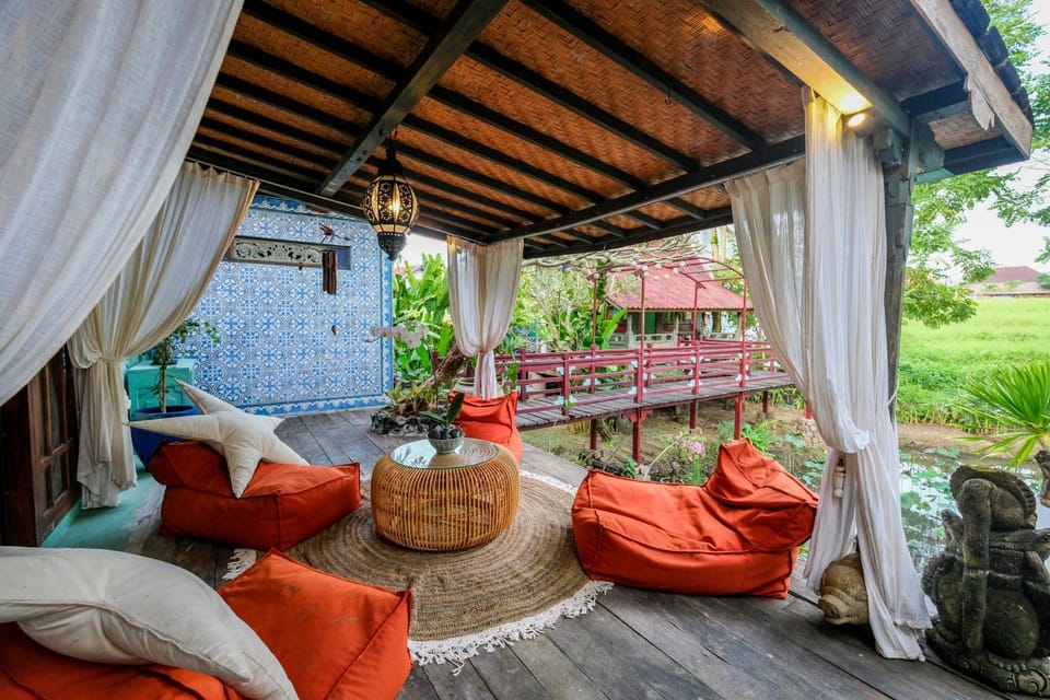 Calypso 3BR, Walk distance to Batu Bolong Beach Villa in North Kuta