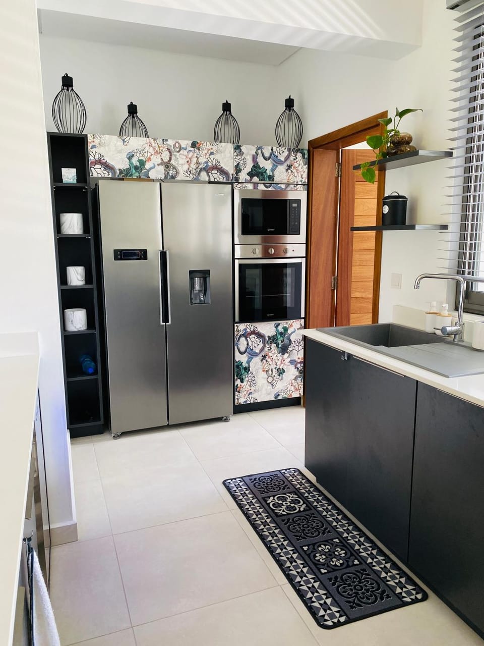 Kitchen or kitchenette, oven