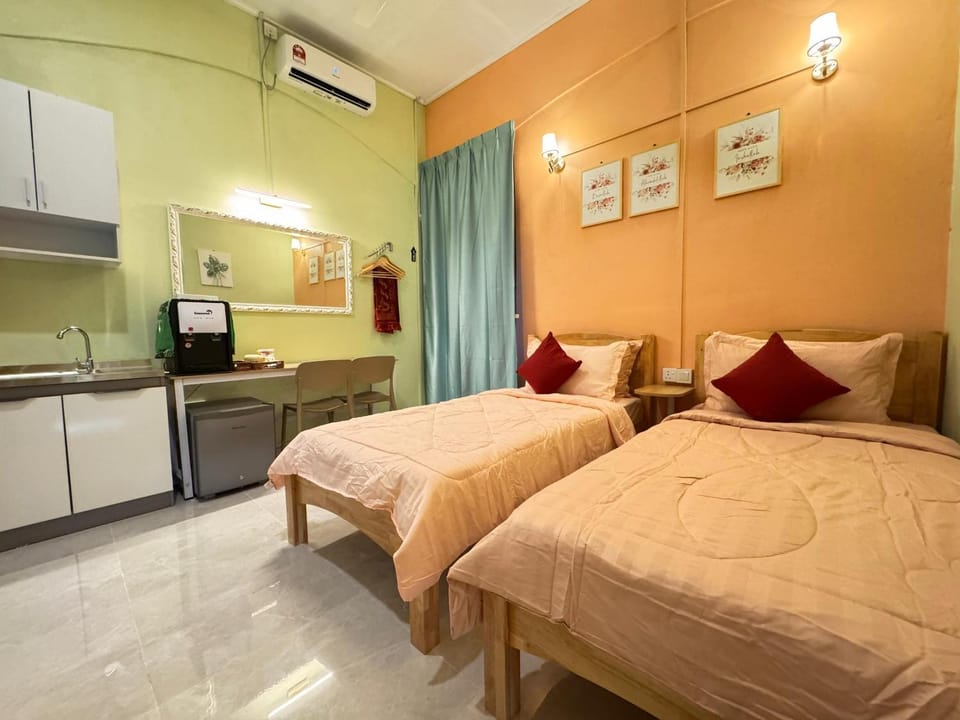 Bed, TV and multimedia, Kitchen or kitchenette, Photo of the whole room, Bedroom, minibar, air conditioner