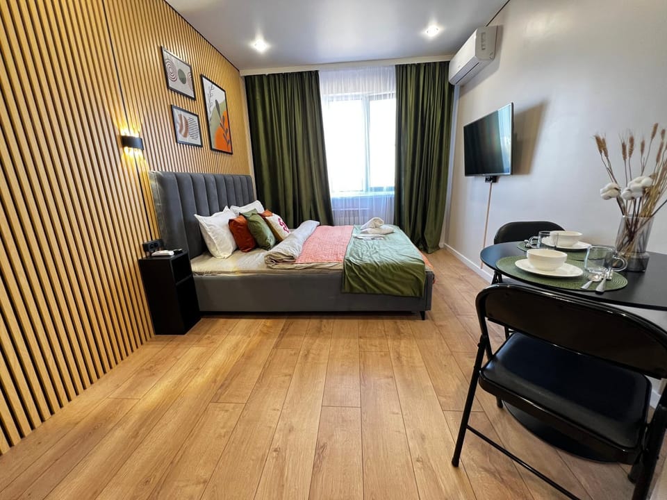 TV and multimedia, Seating area, Bedroom