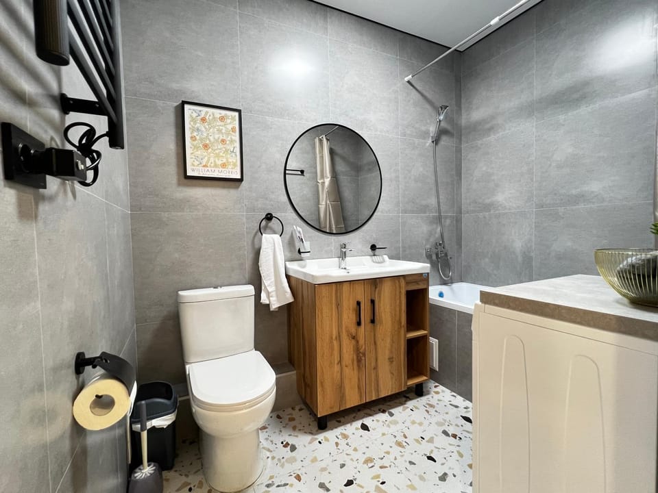 Bathroom, towels