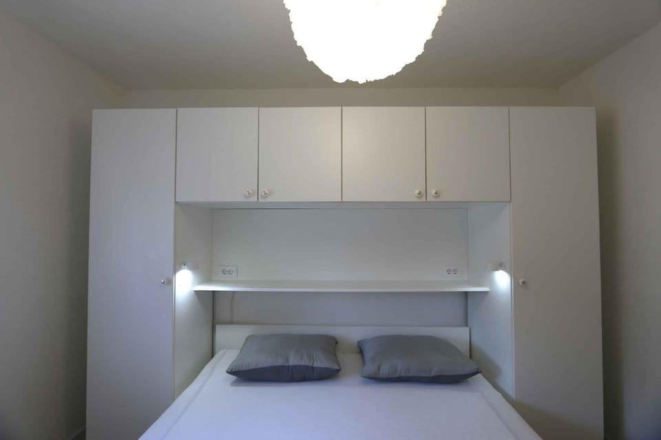 Summer, Bedroom