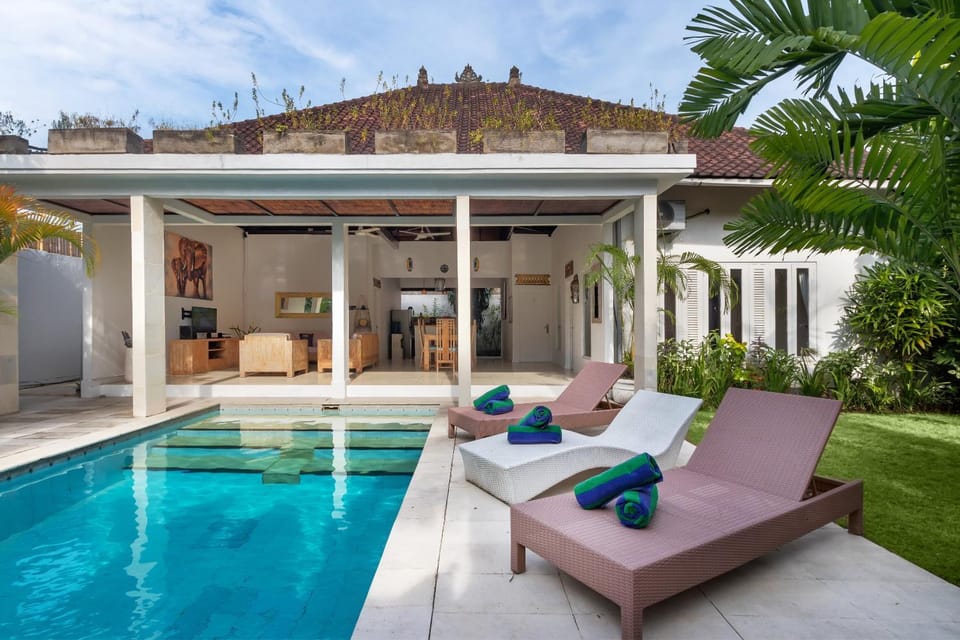 Property building, Swimming pool