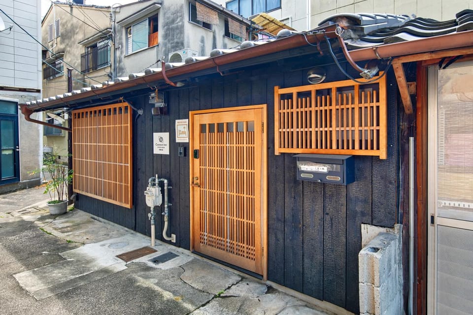 Property building, Facade/entrance