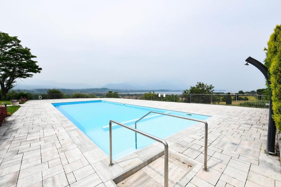Panorama Apartment Apartment in Manerba del Garda